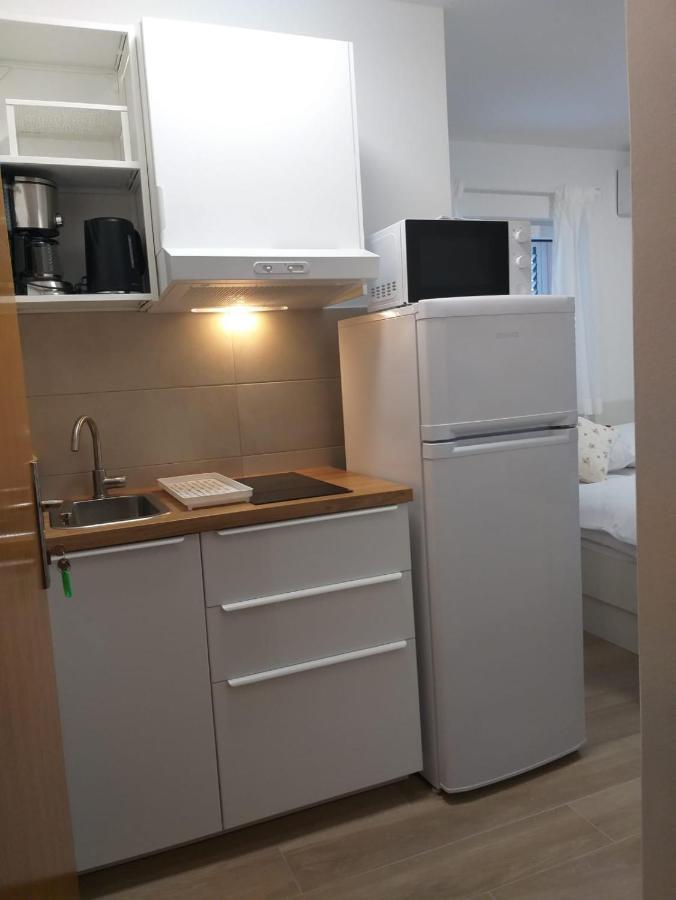 Charming Apartments Duce 오미스 외부 사진