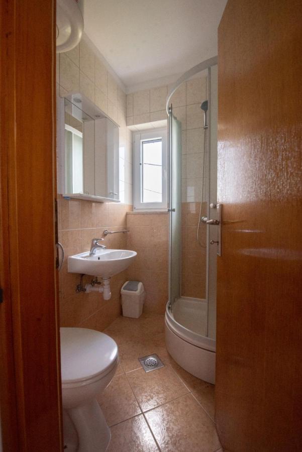 Charming Apartments Duce 오미스 외부 사진